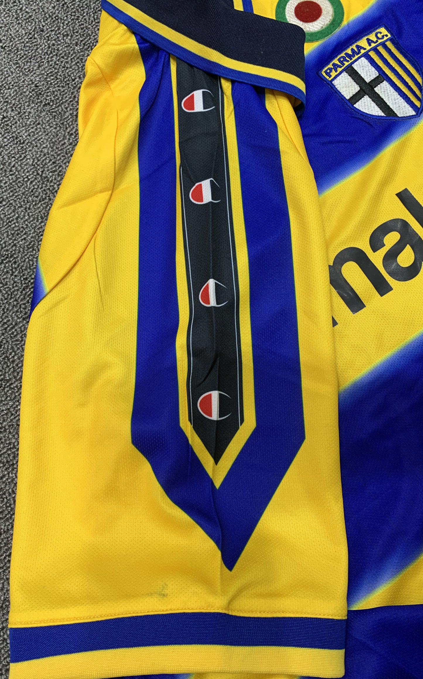 99/00 Parma Home Retro