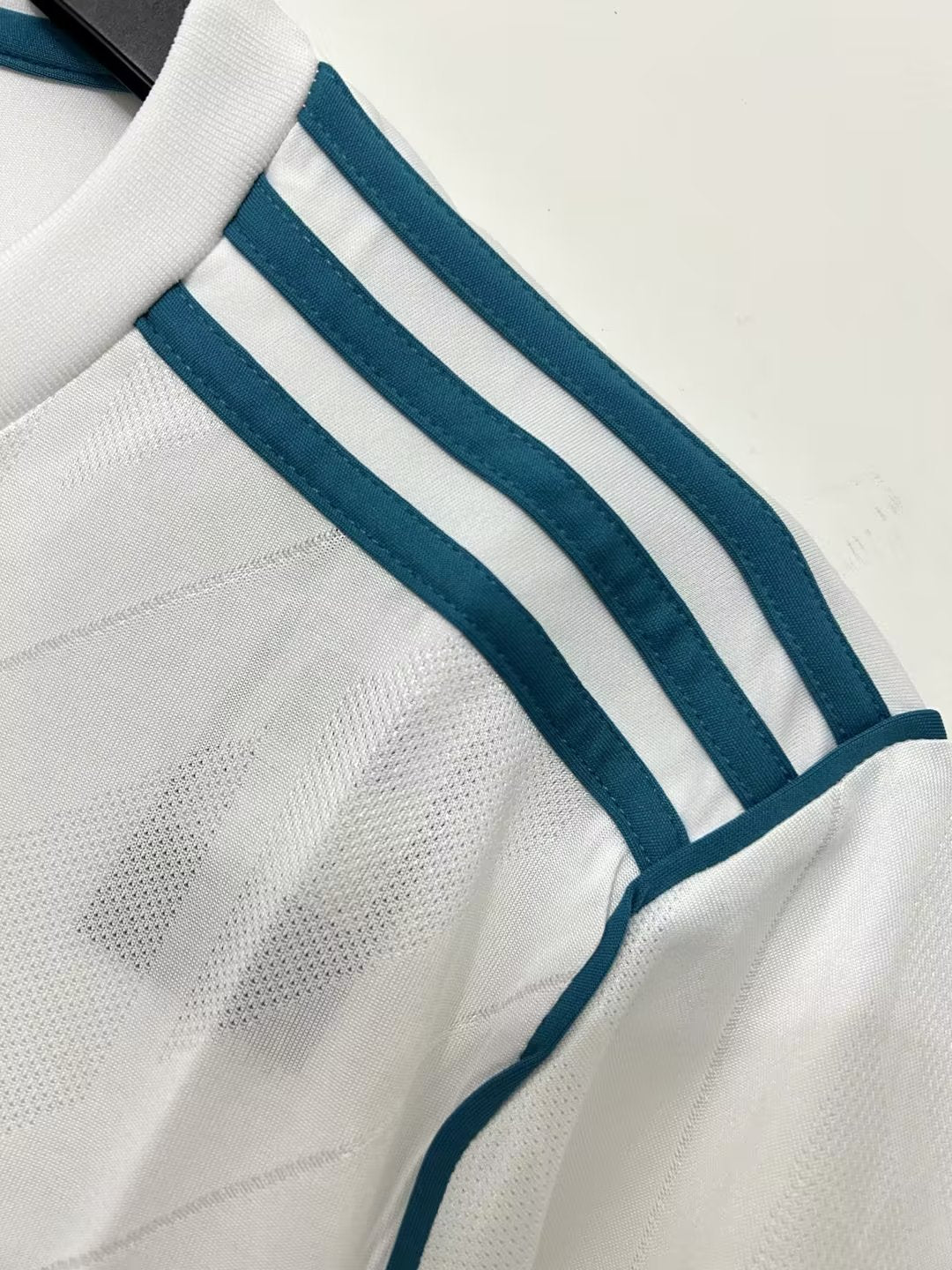 17/18 Real Madrid Home Retro (Long Sleeve)